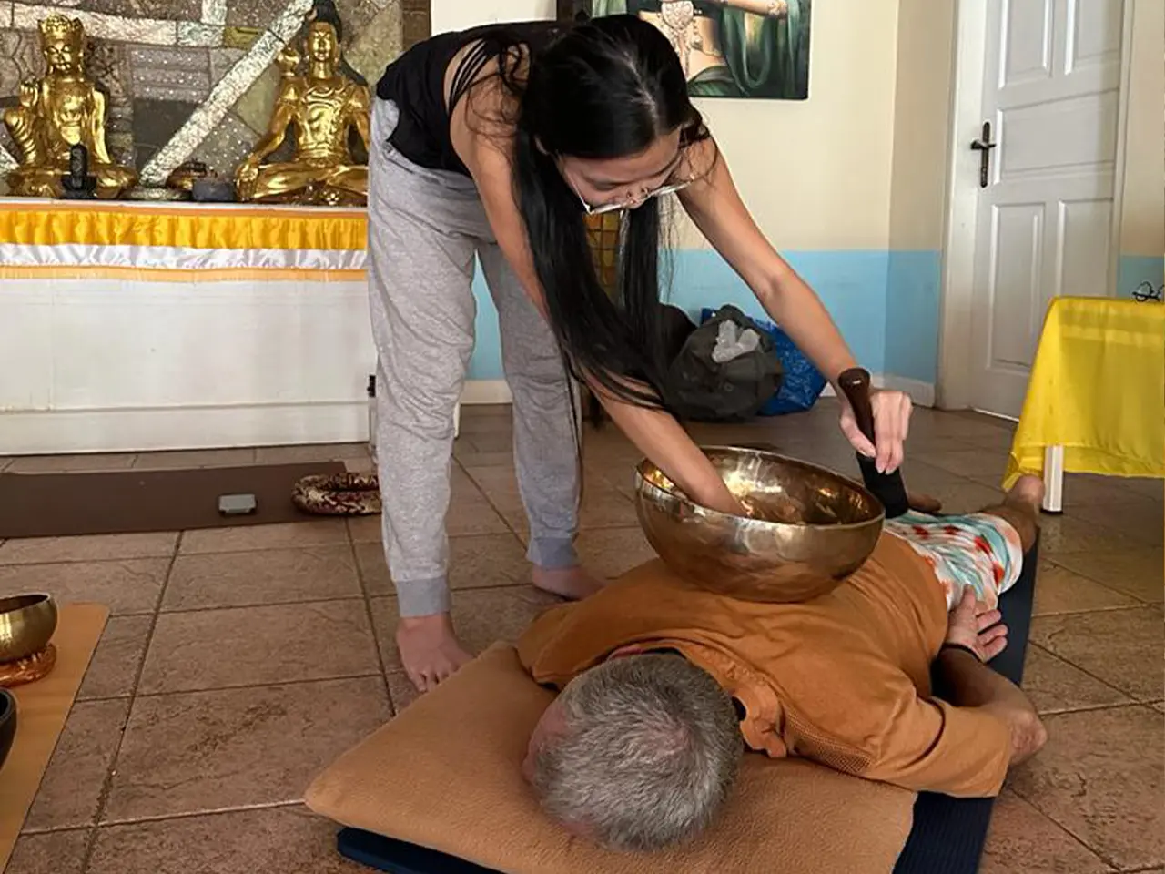 bali-healing-retreat-soundhealing